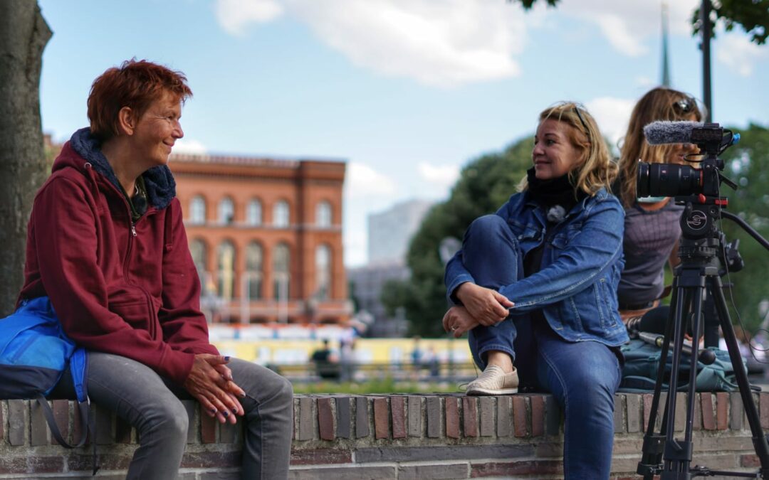 Das Bild von Obdachlosigkeit ist meist männlich geprägt. Doch wie ergeht es Frauen, wenn sie auf der Straße landen? Eine ZDF-Reportage gibt schockierende Einblicke.